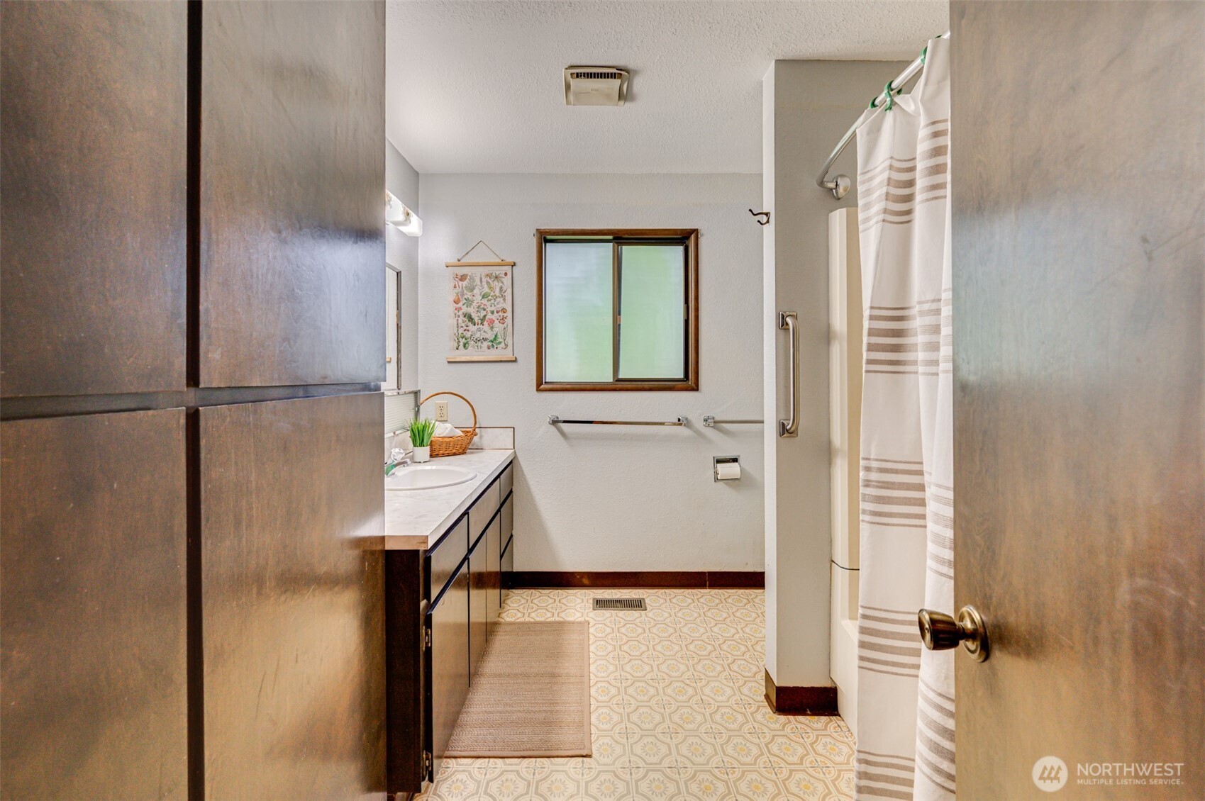 731 Carnine Road , Castle Rock, WA 98611