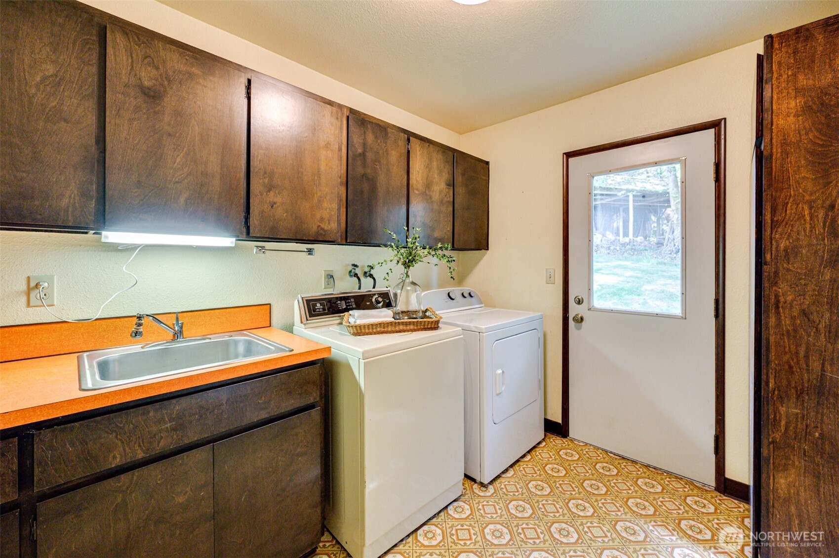 731 Carnine Road , Castle Rock, WA 98611
