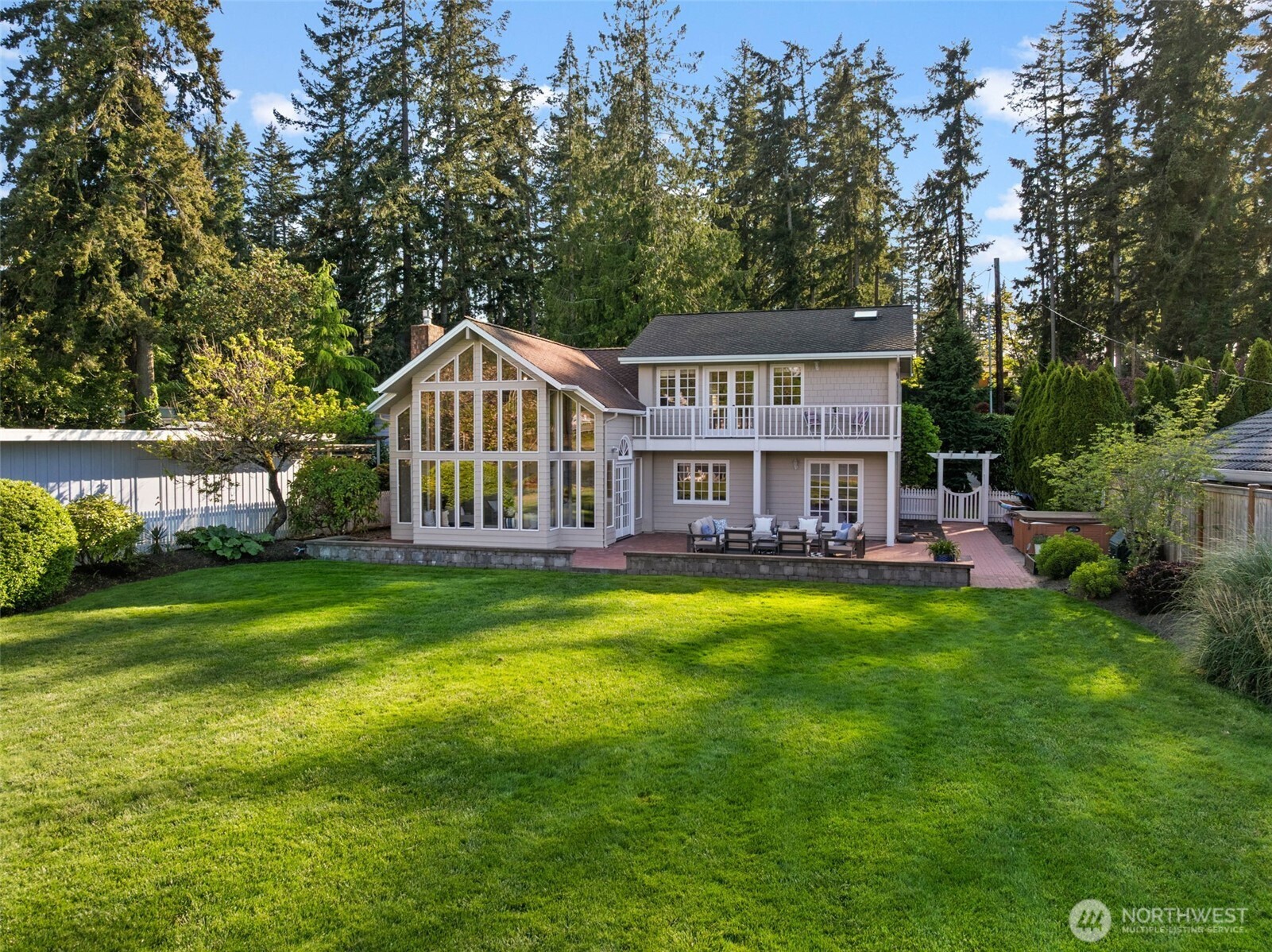 3012 Marine Drive , Bremerton, WA 98312