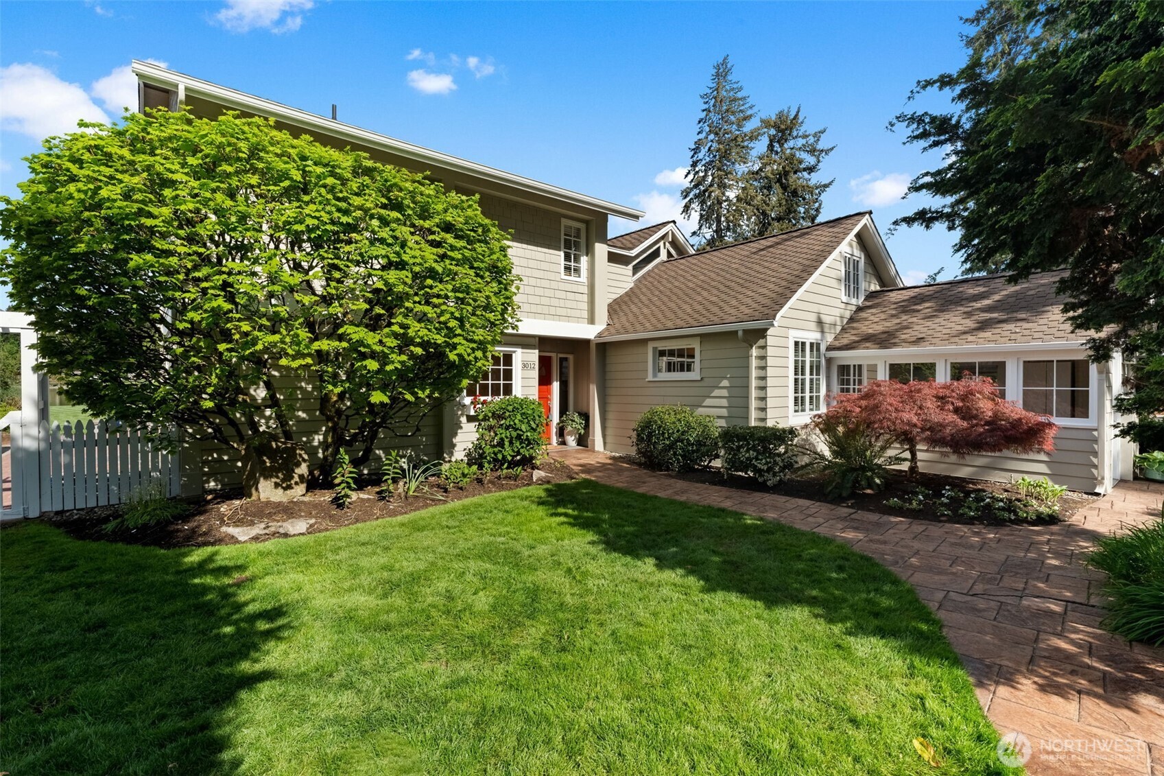 3012 Marine Drive , Bremerton, WA 98312