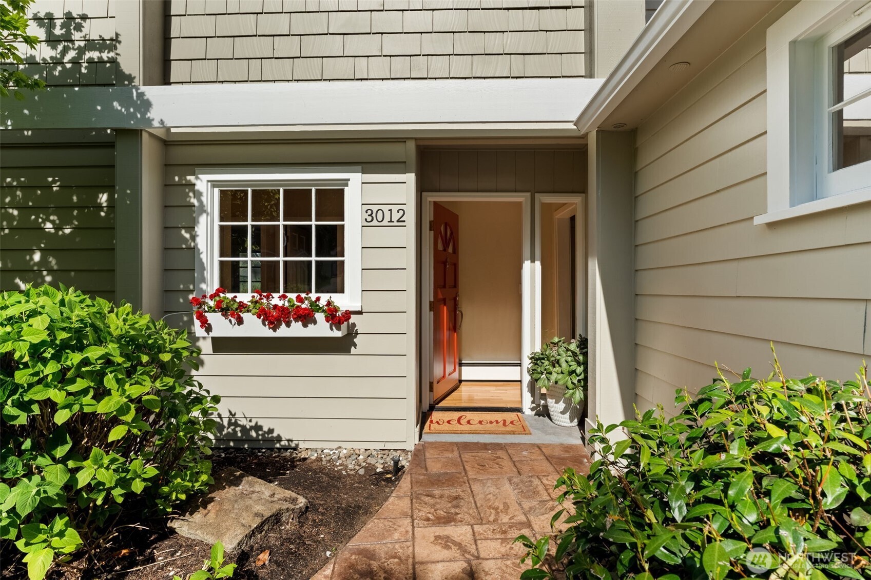 3012 Marine Drive , Bremerton, WA 98312