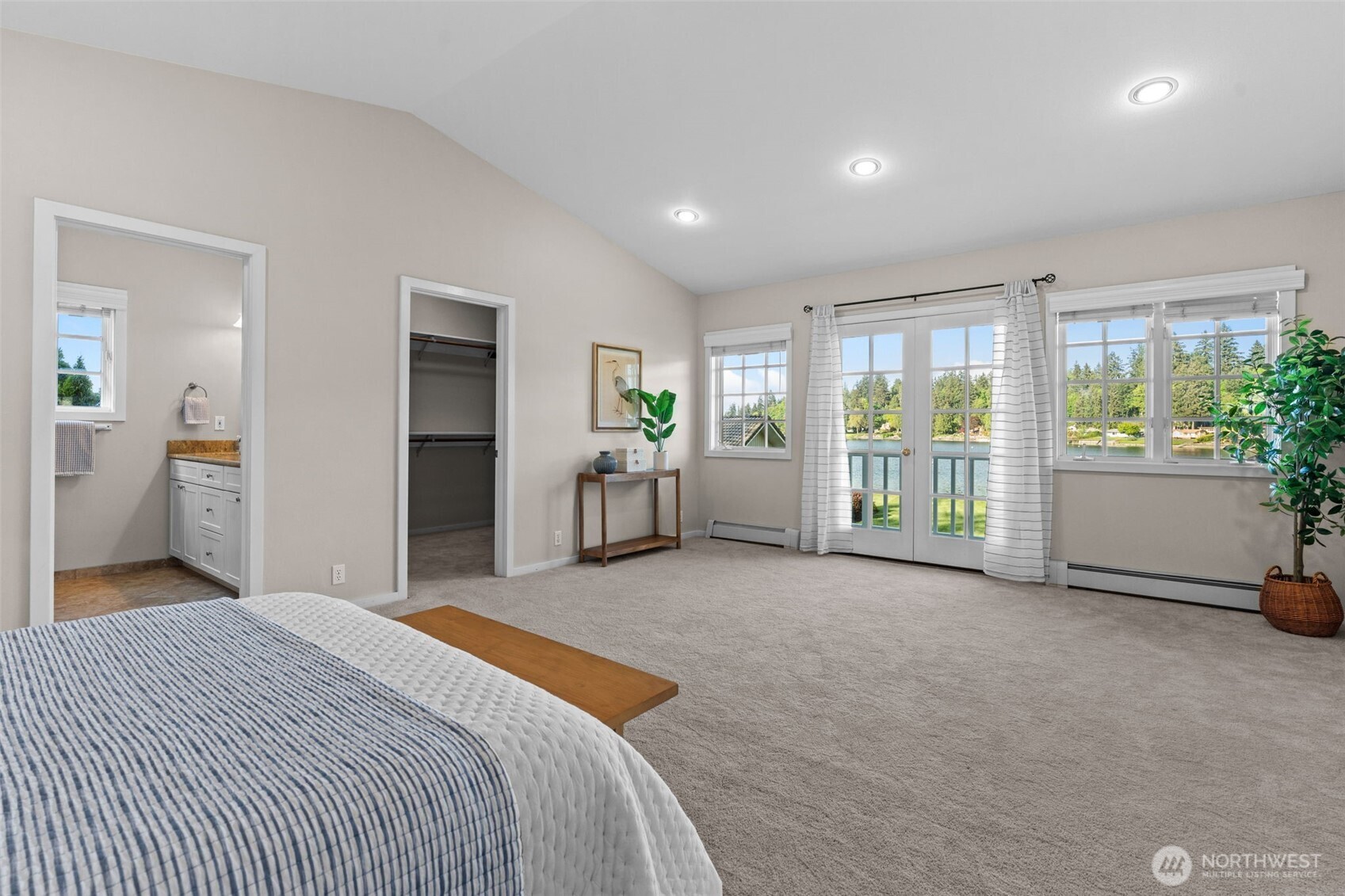 3012 Marine Drive , Bremerton, WA 98312