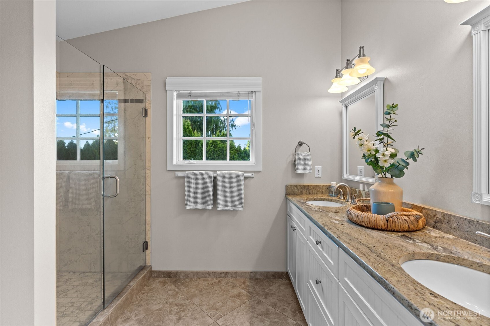 3012 Marine Drive , Bremerton, WA 98312