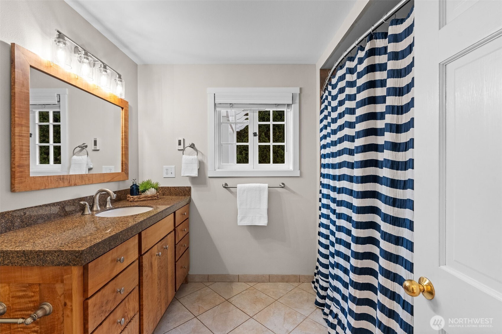 3012 Marine Drive , Bremerton, WA 98312