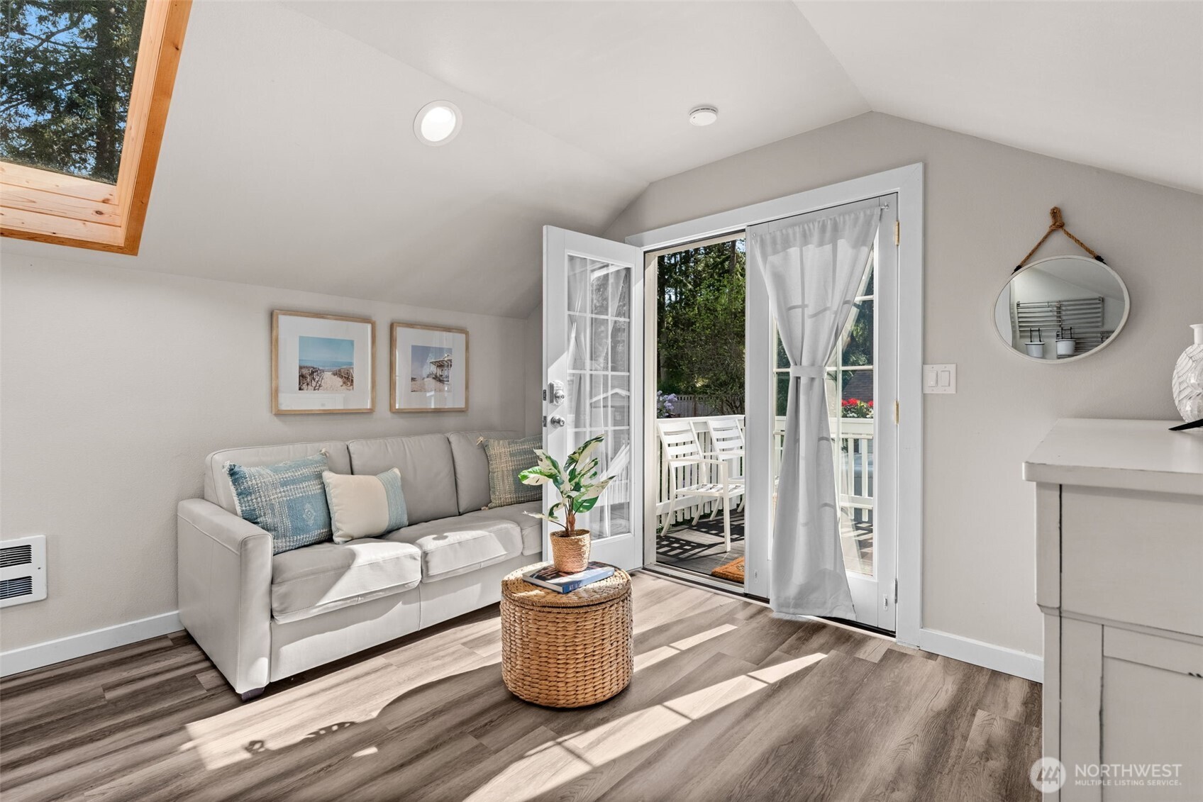 3012 Marine Drive , Bremerton, WA 98312