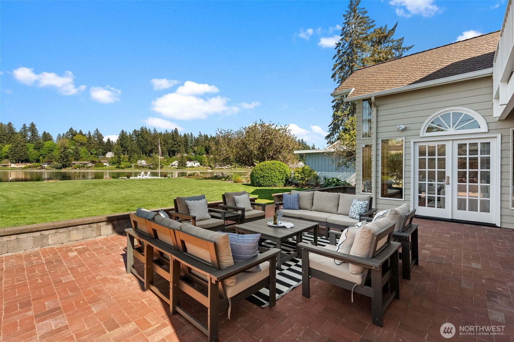 3012 Marine Drive , Bremerton, WA 98312