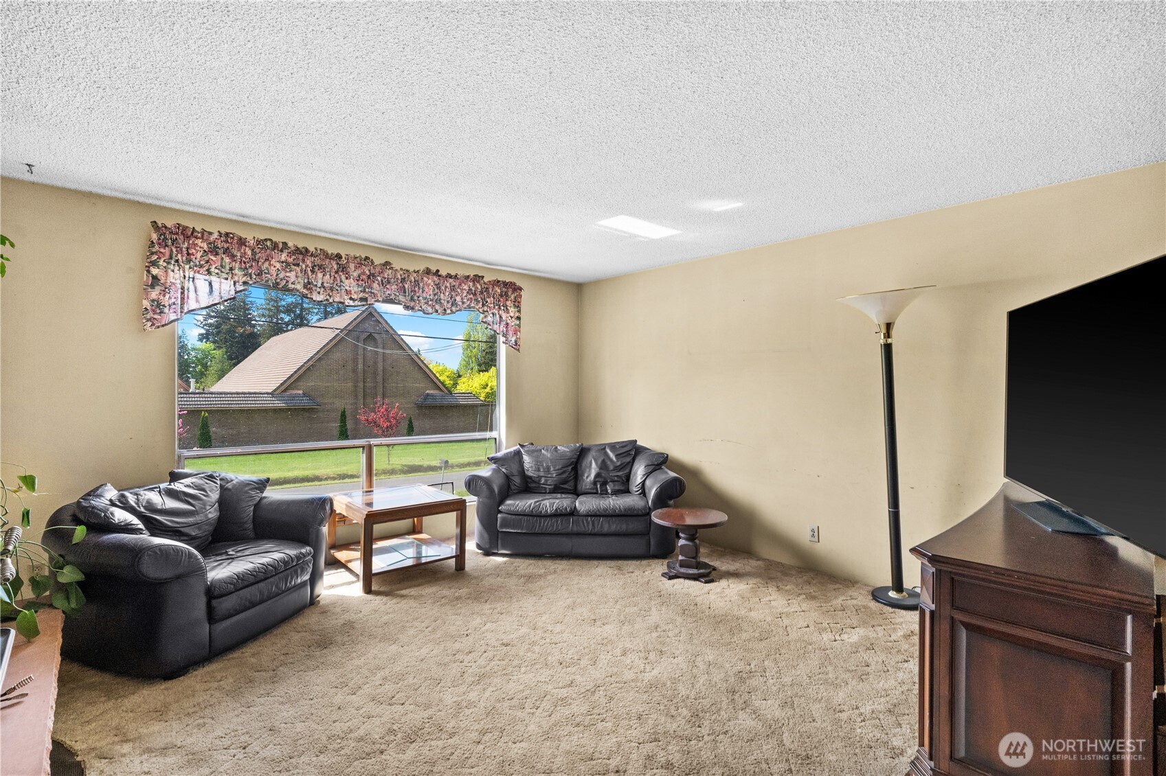 19525 86th Avenue W, Edmonds, WA 98026