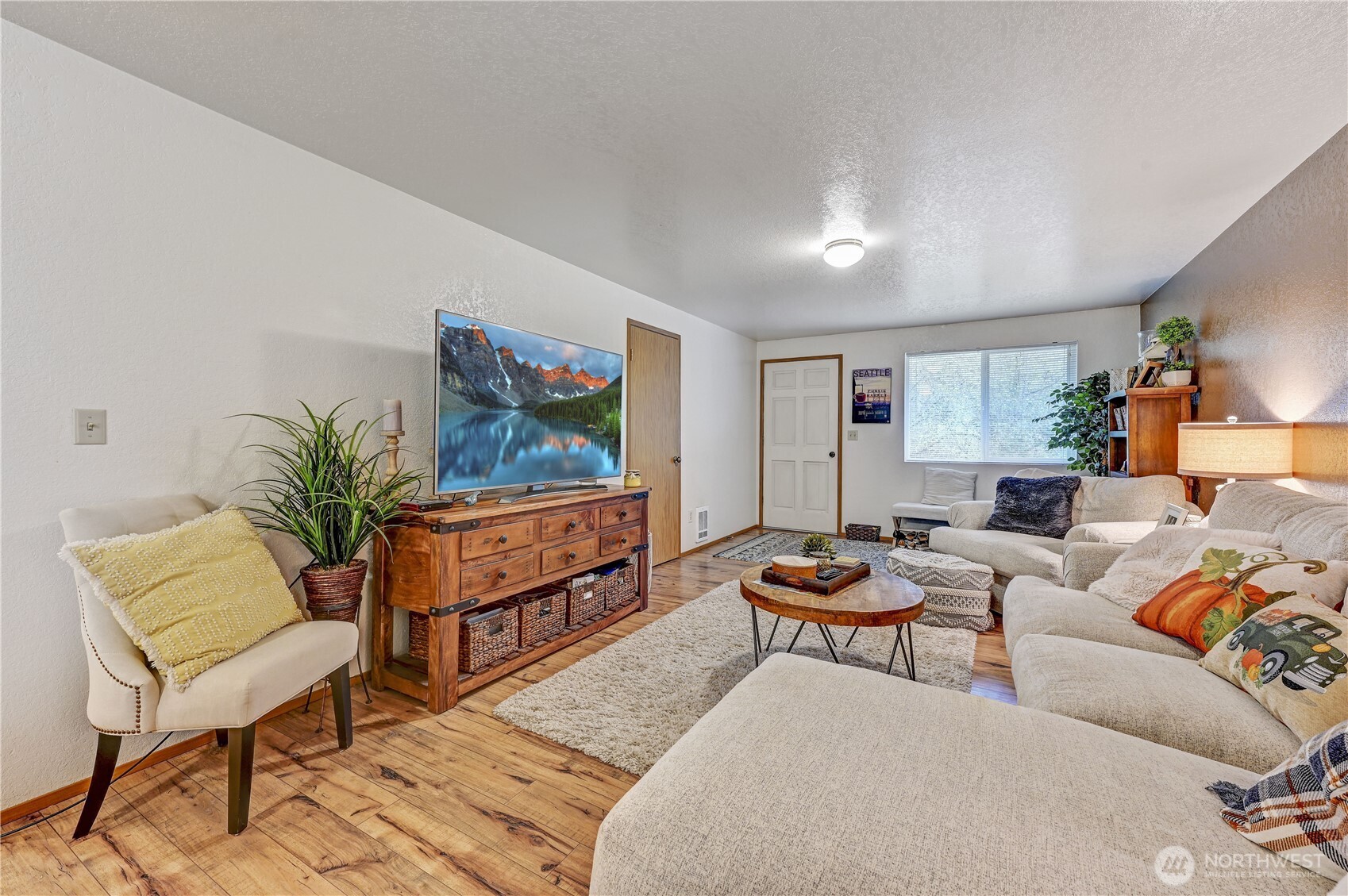 22423 95th Avenue SE #B, Woodinville, WA 98077