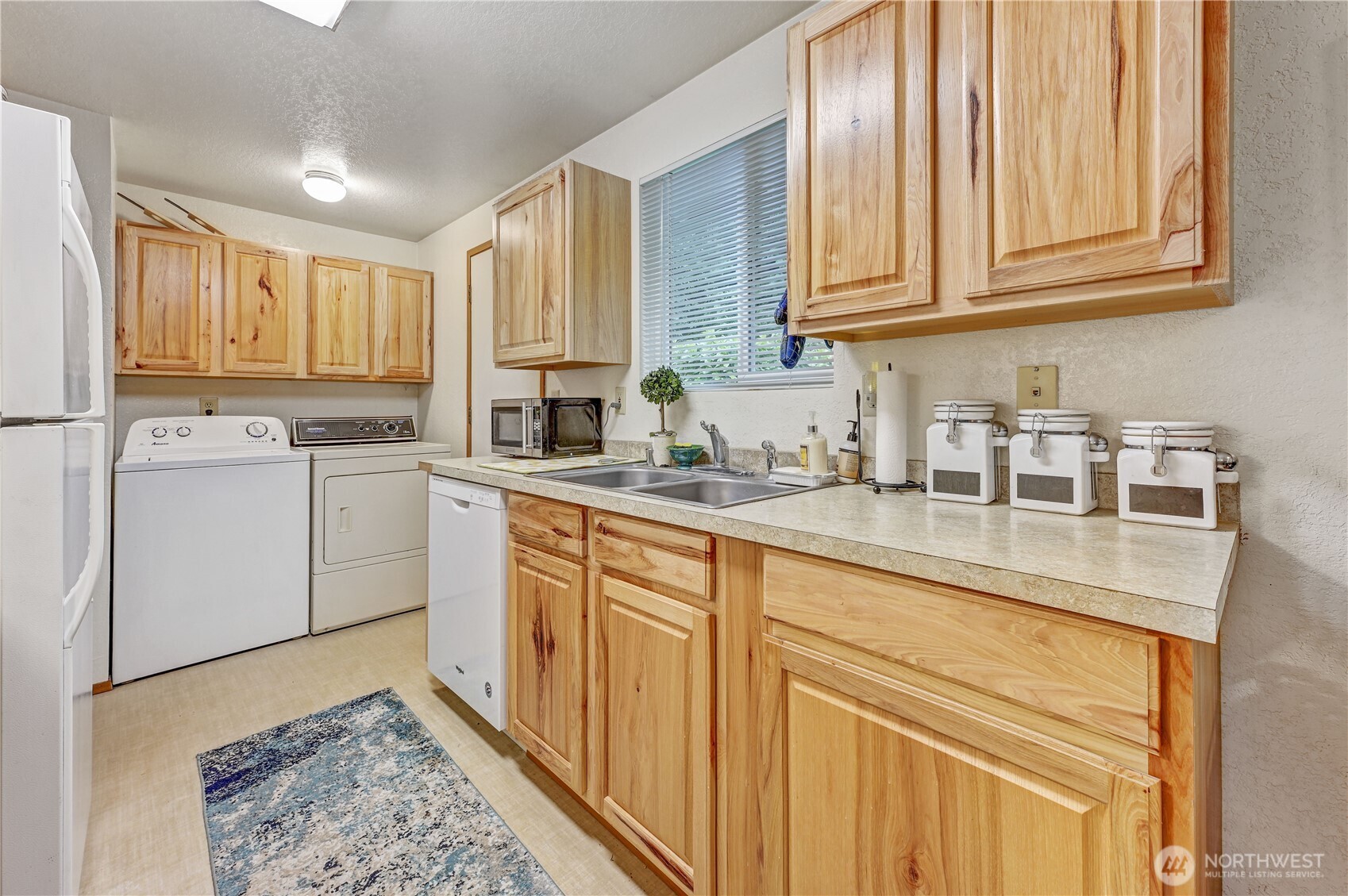22423 95th Avenue SE #B, Woodinville, WA 98077