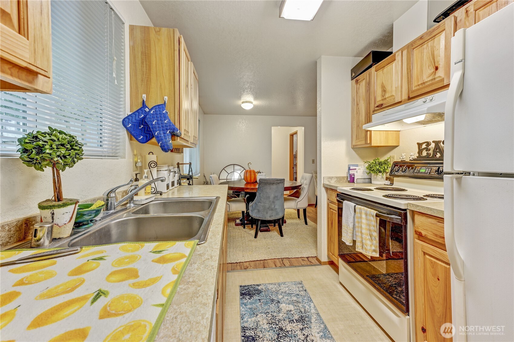 22423 95th Avenue SE #B, Woodinville, WA 98077