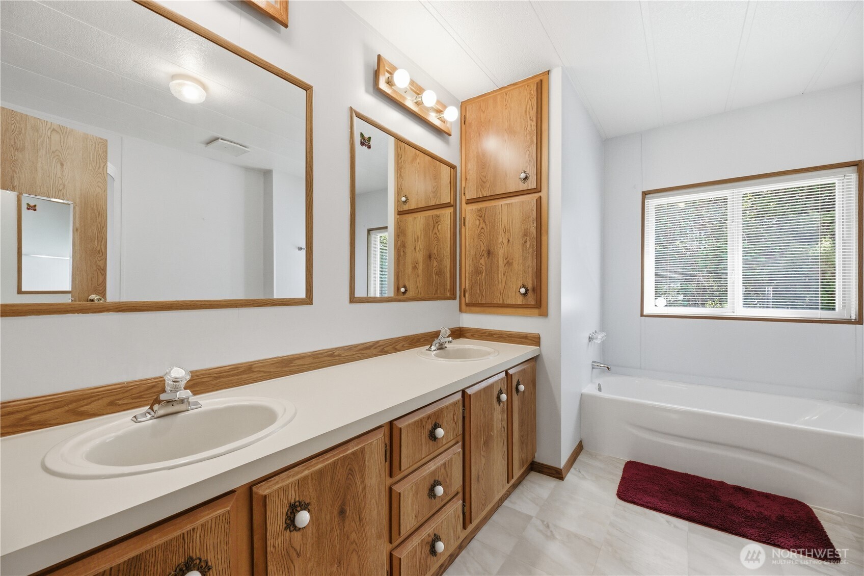 785 Dogwood Place , Enumclaw, WA 98022