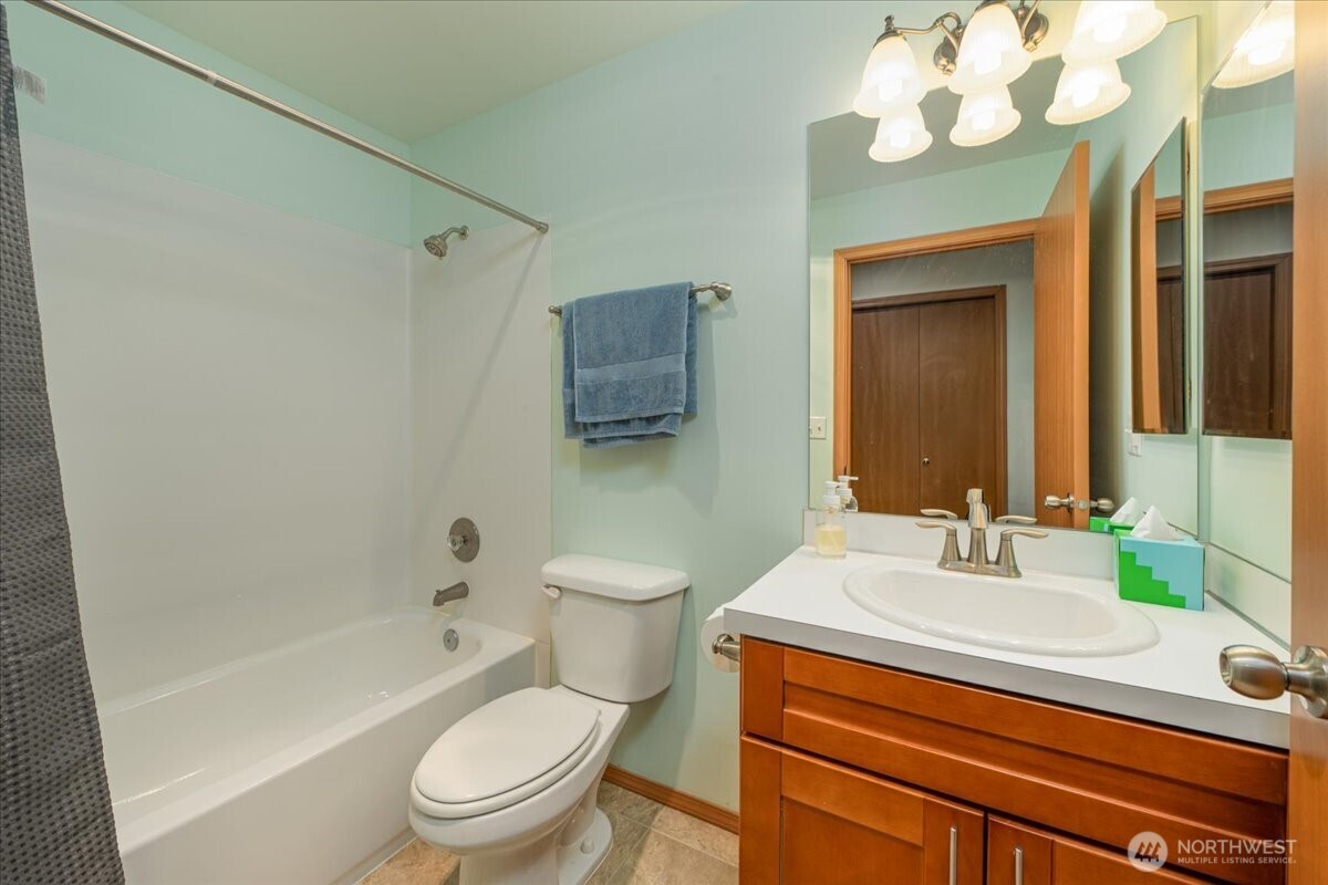 11532 15th Avenue NE #301, Seattle, WA 98125