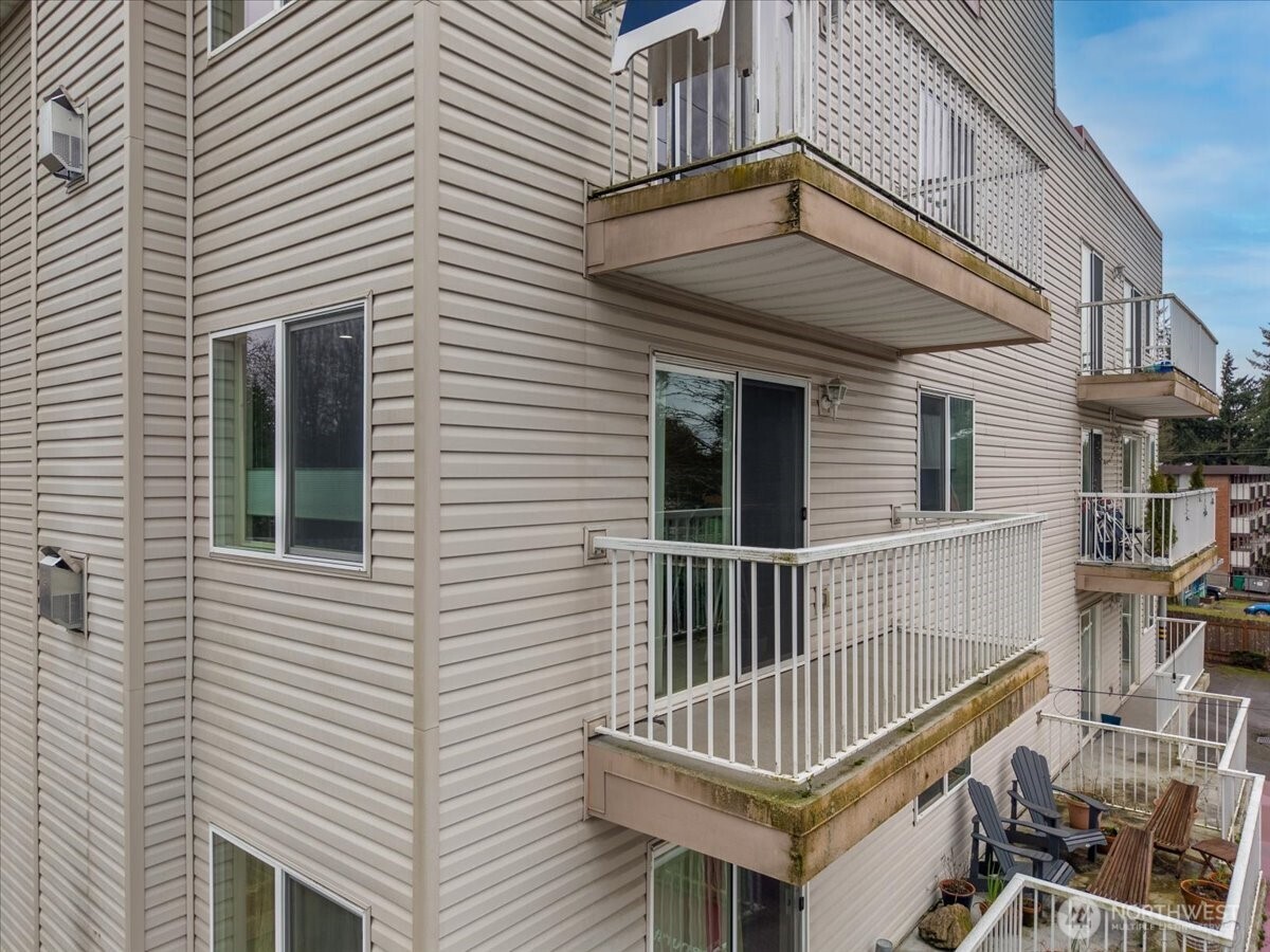 11532 15th Avenue NE #301, Seattle, WA 98125