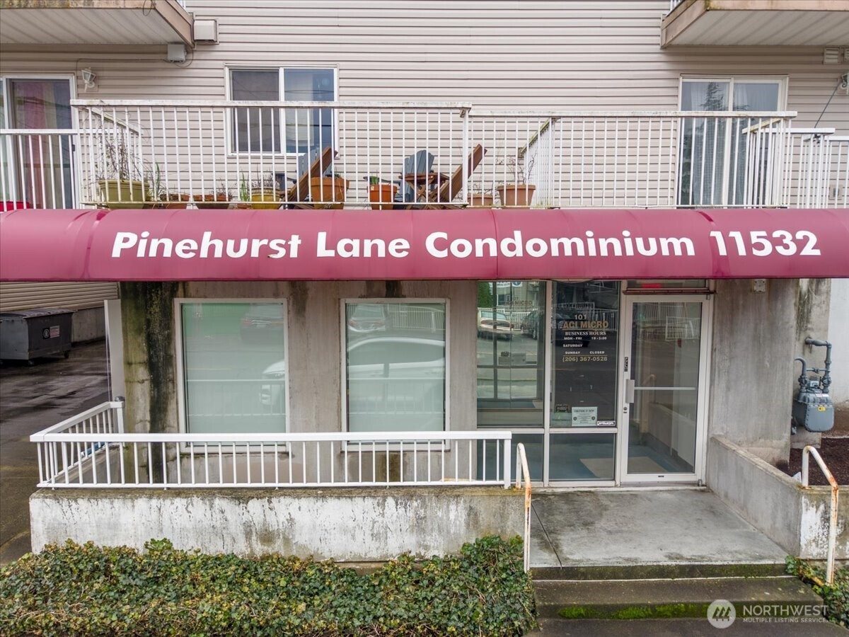 11532 15th Avenue NE #301, Seattle, WA 98125