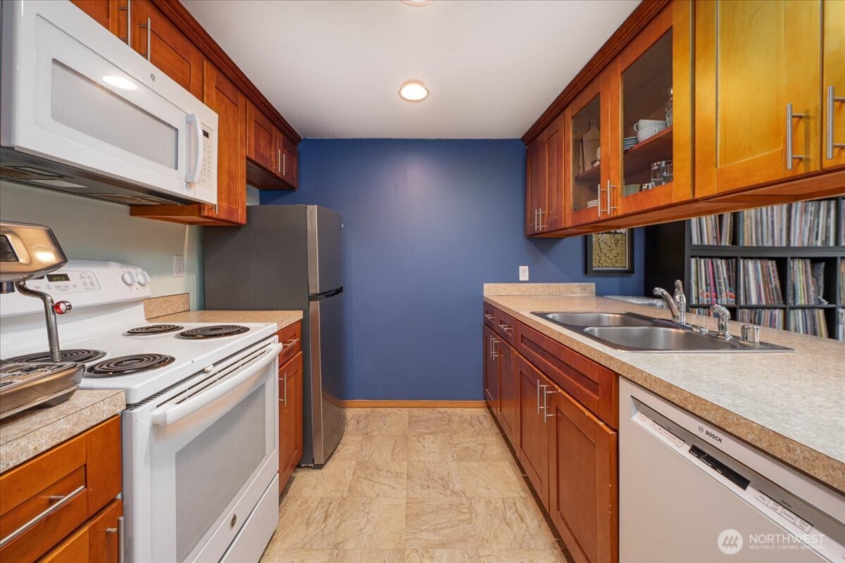 11532 15th Avenue NE #301, Seattle, WA 98125