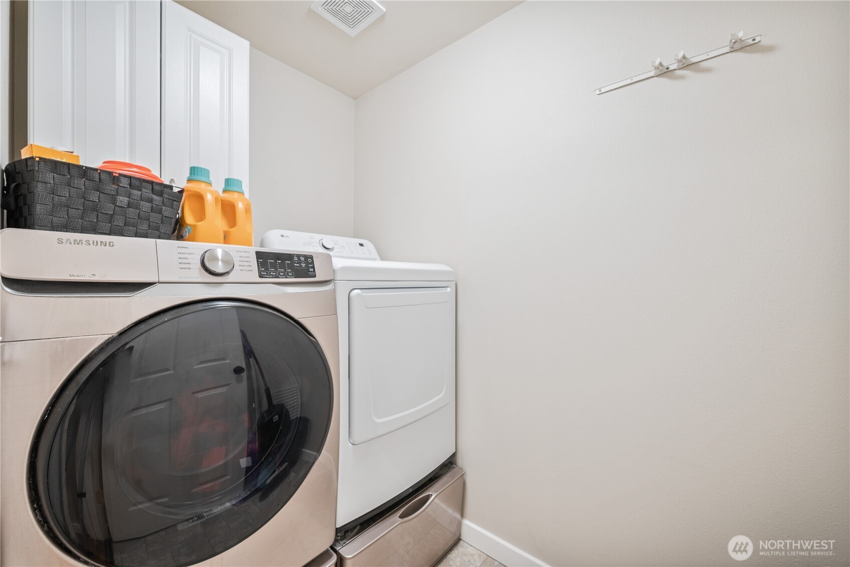 1828 Schneiter Drive , Longview, WA 98632