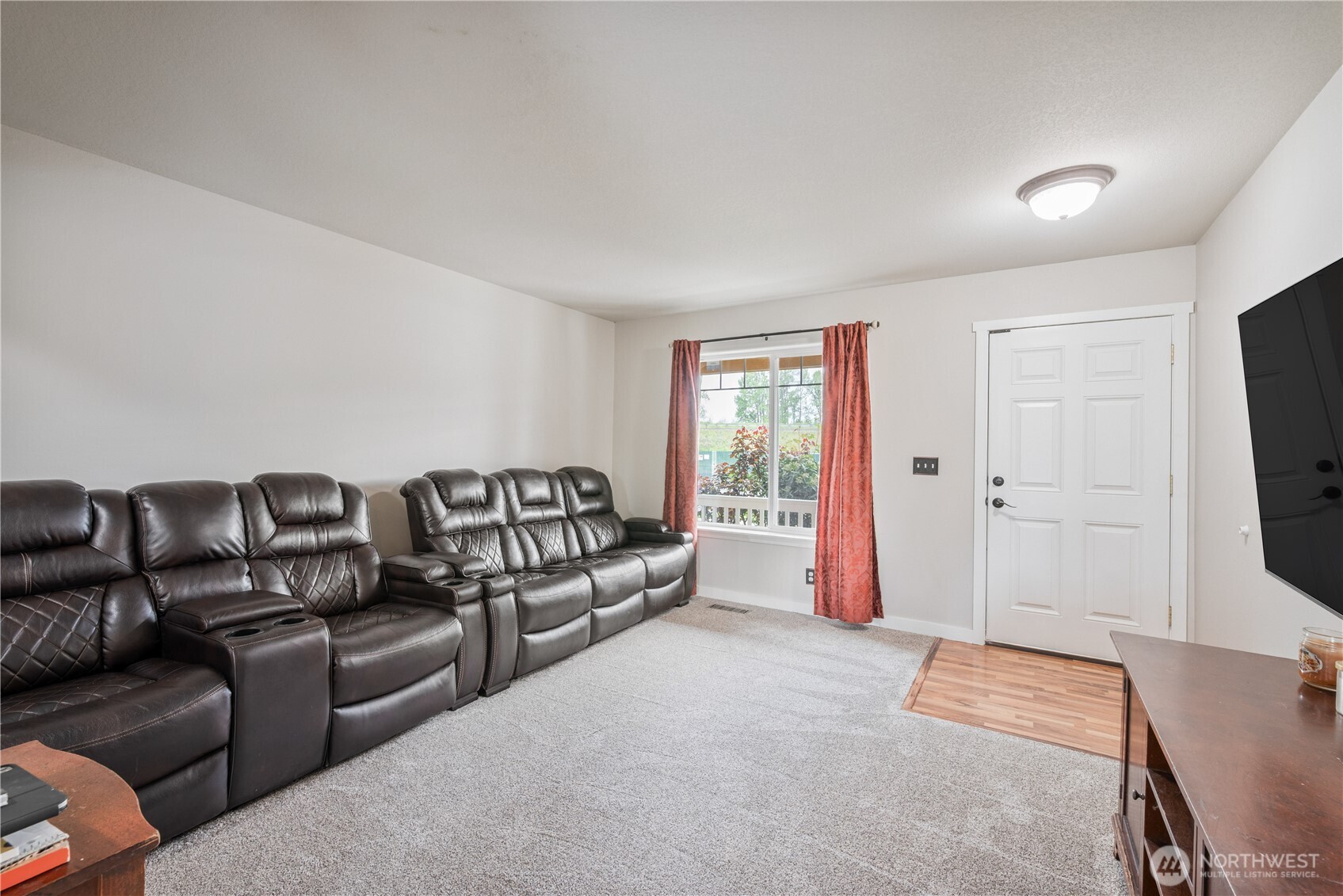 1828 Schneiter Drive , Longview, WA 98632