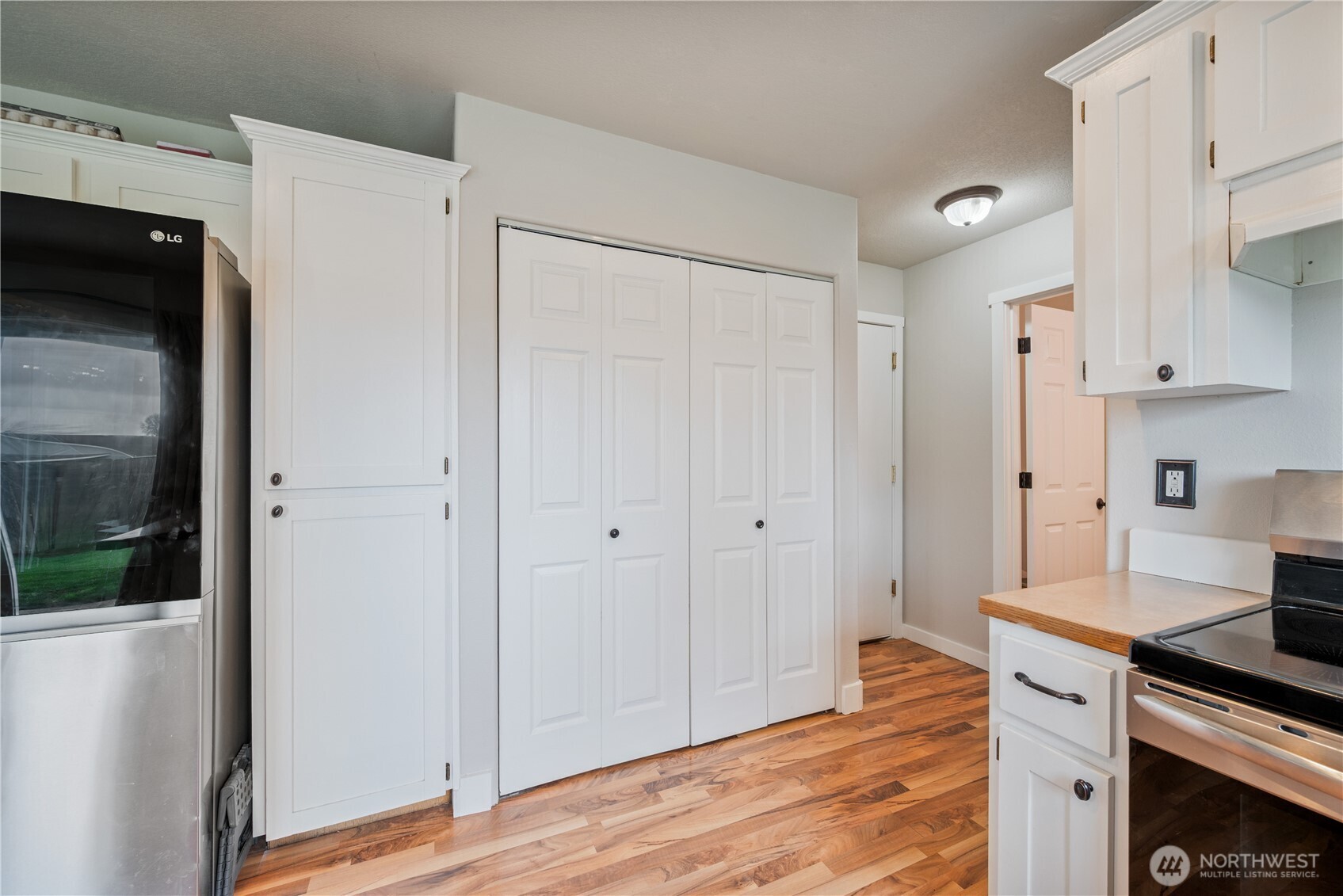1828 Schneiter Drive , Longview, WA 98632