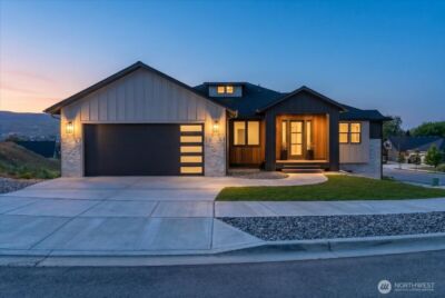 982 Spring Mountain Drive , Wenatchee, WA 98801