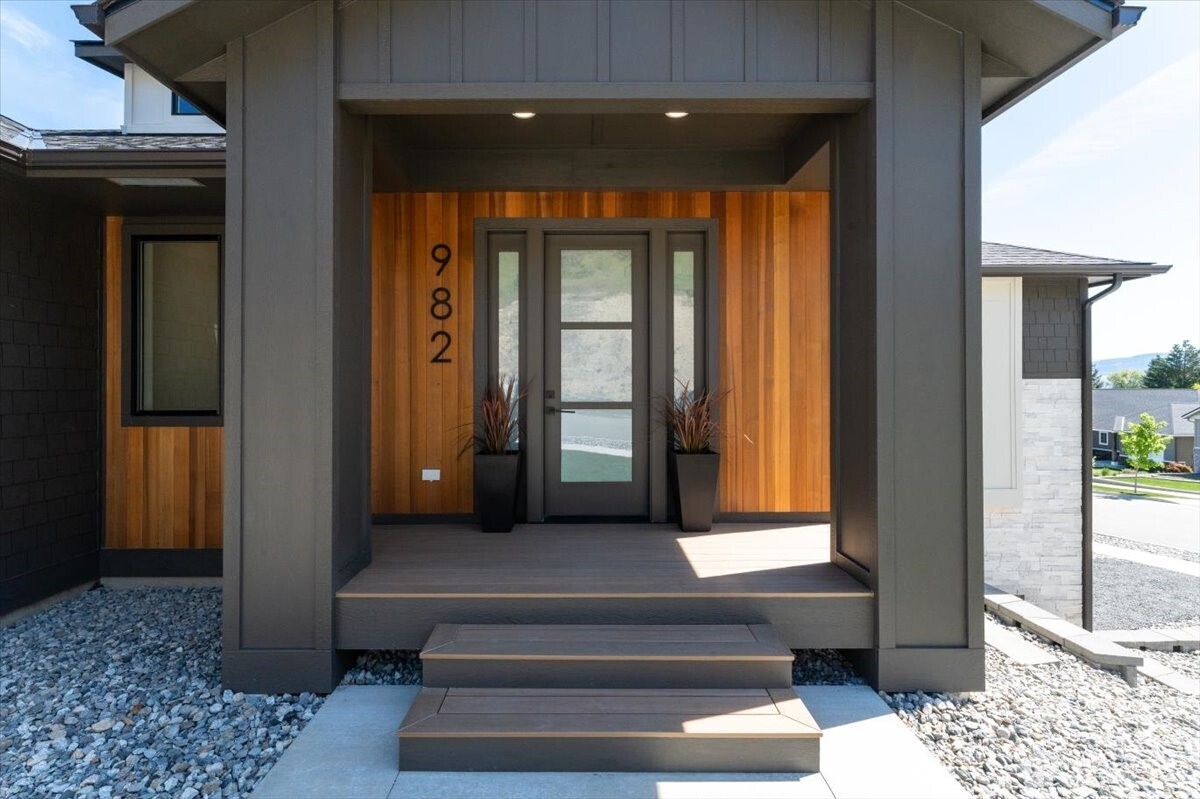 982 Spring Mountain Drive , Wenatchee, WA 98801