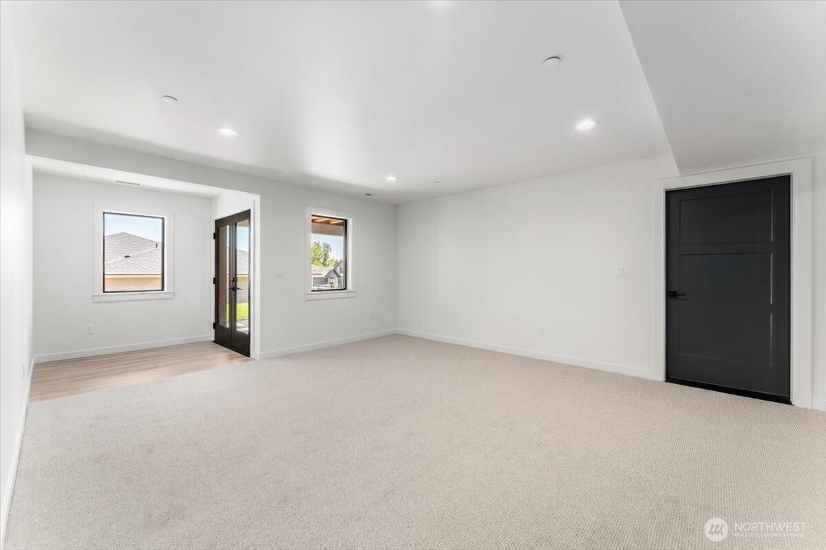 982 Spring Mountain Drive , Wenatchee, WA 98801
