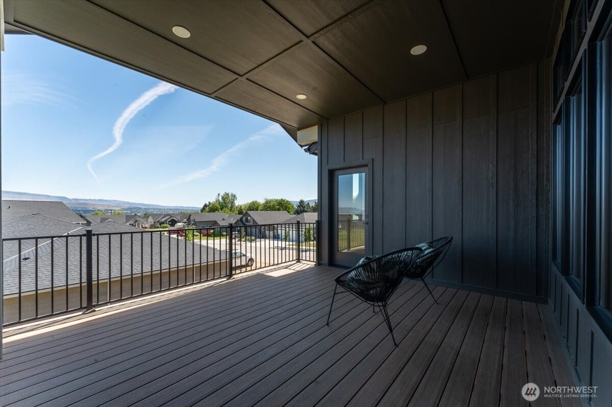 982 Spring Mountain Drive , Wenatchee, WA 98801