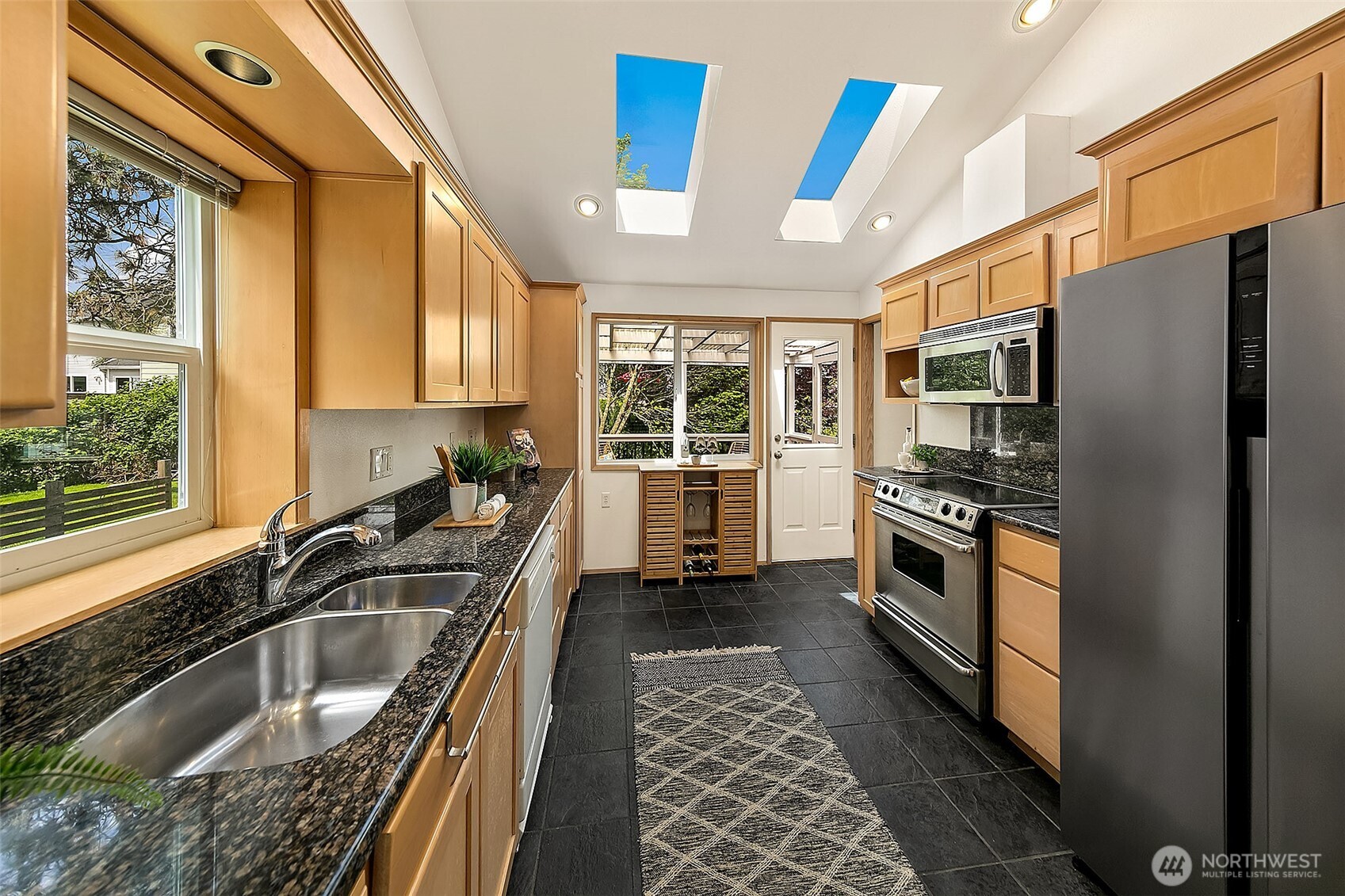 630 NW 76th Street , Seattle, WA 98117
