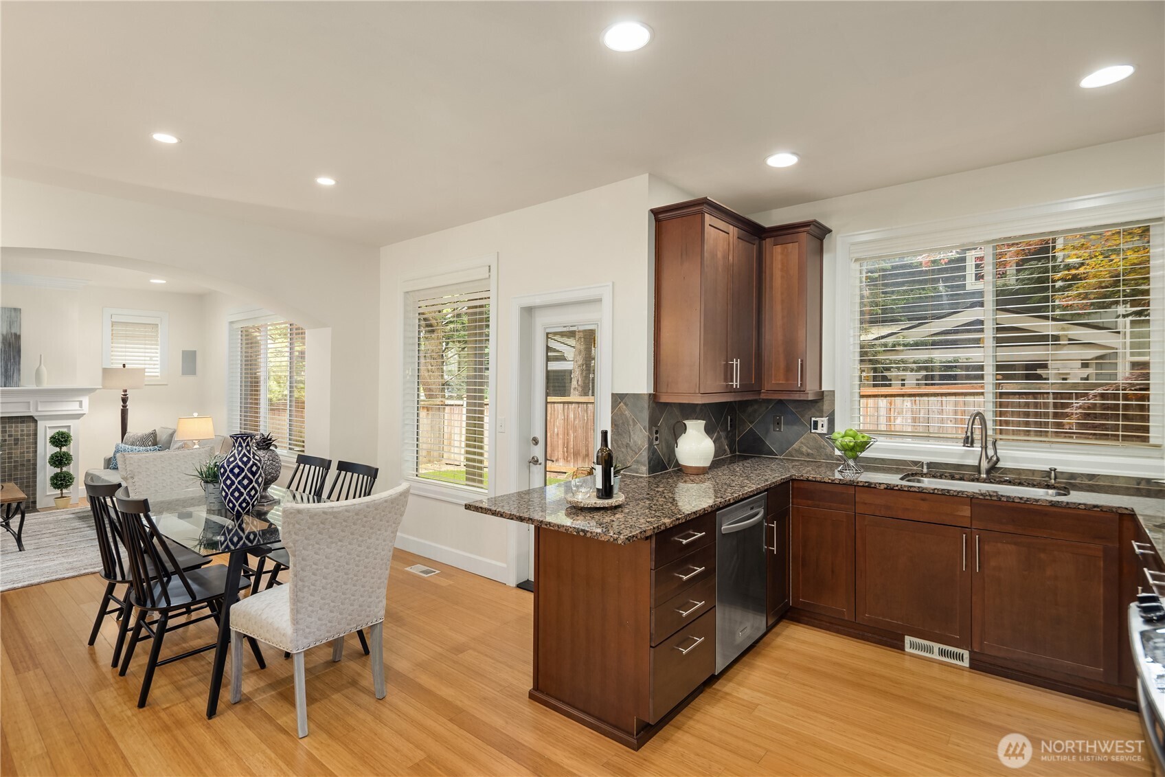 12316 NE 86th Way #6, Kirkland, WA 98033