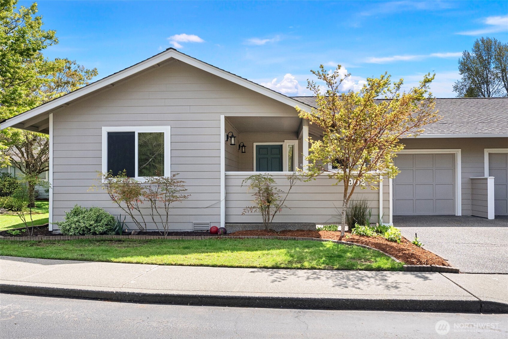 902 NW Leisure Lane , Bremerton, WA 98311