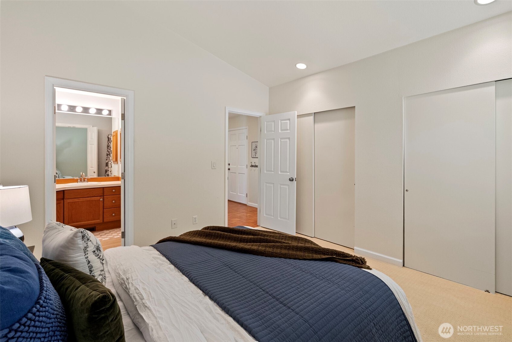 902 NW Leisure Lane , Bremerton, WA 98311