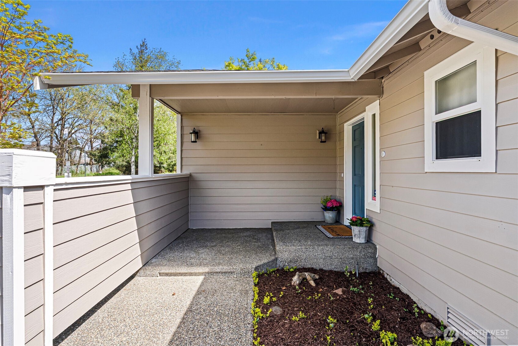 902 NW Leisure Lane , Bremerton, WA 98311