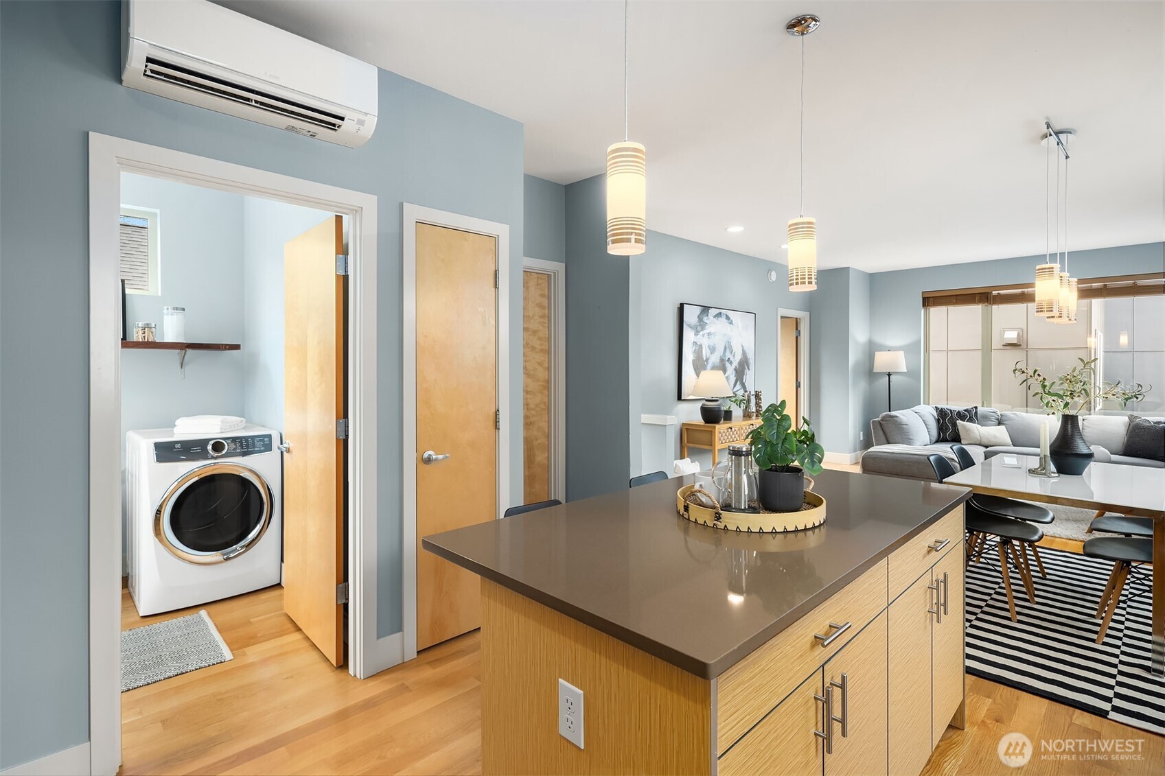 1550 NW 60th Street , Seattle, WA 98107