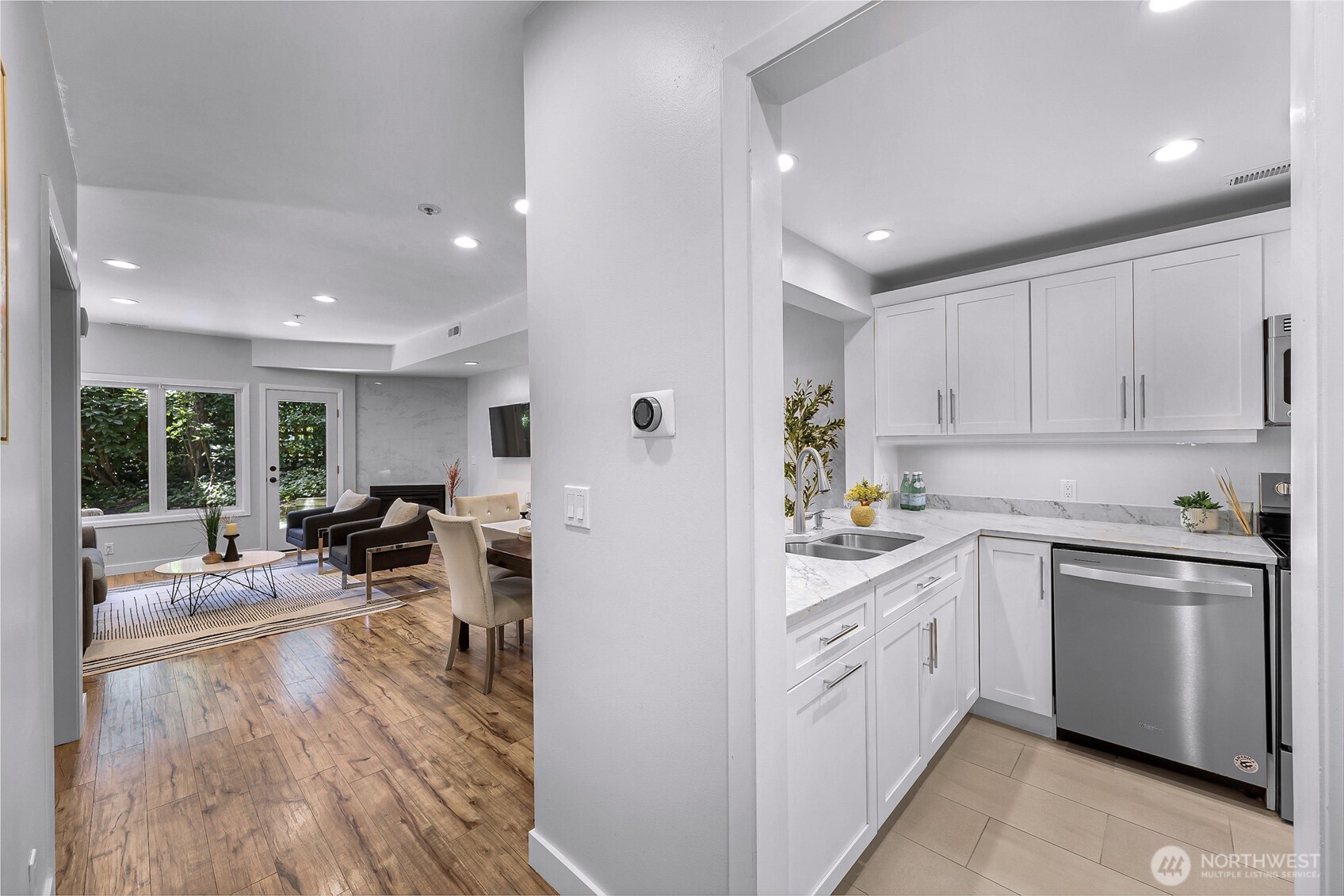 9039 NE Juanita Drive #104, Kirkland, WA 98034