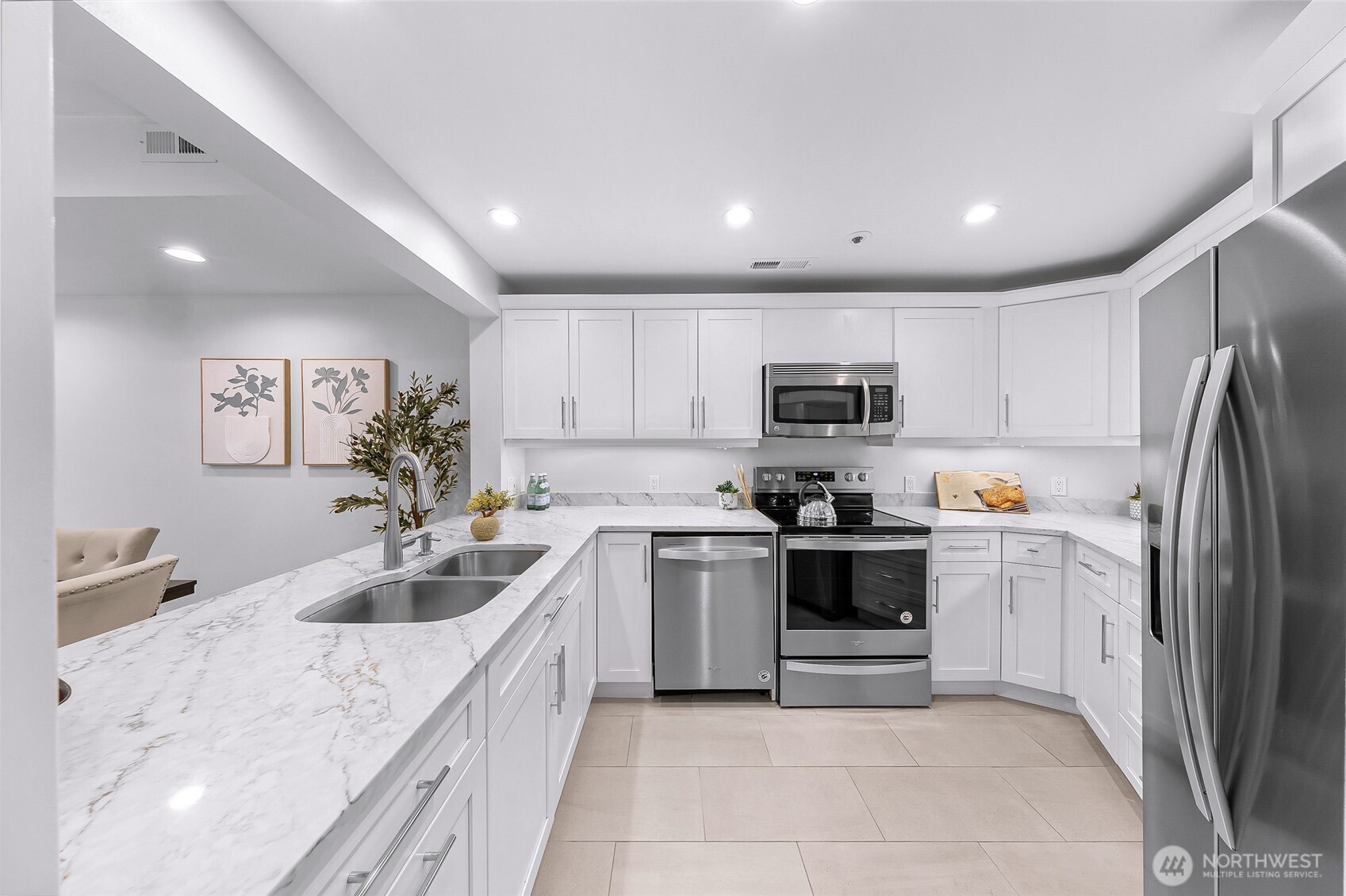 9039 NE Juanita Drive #104, Kirkland, WA 98034
