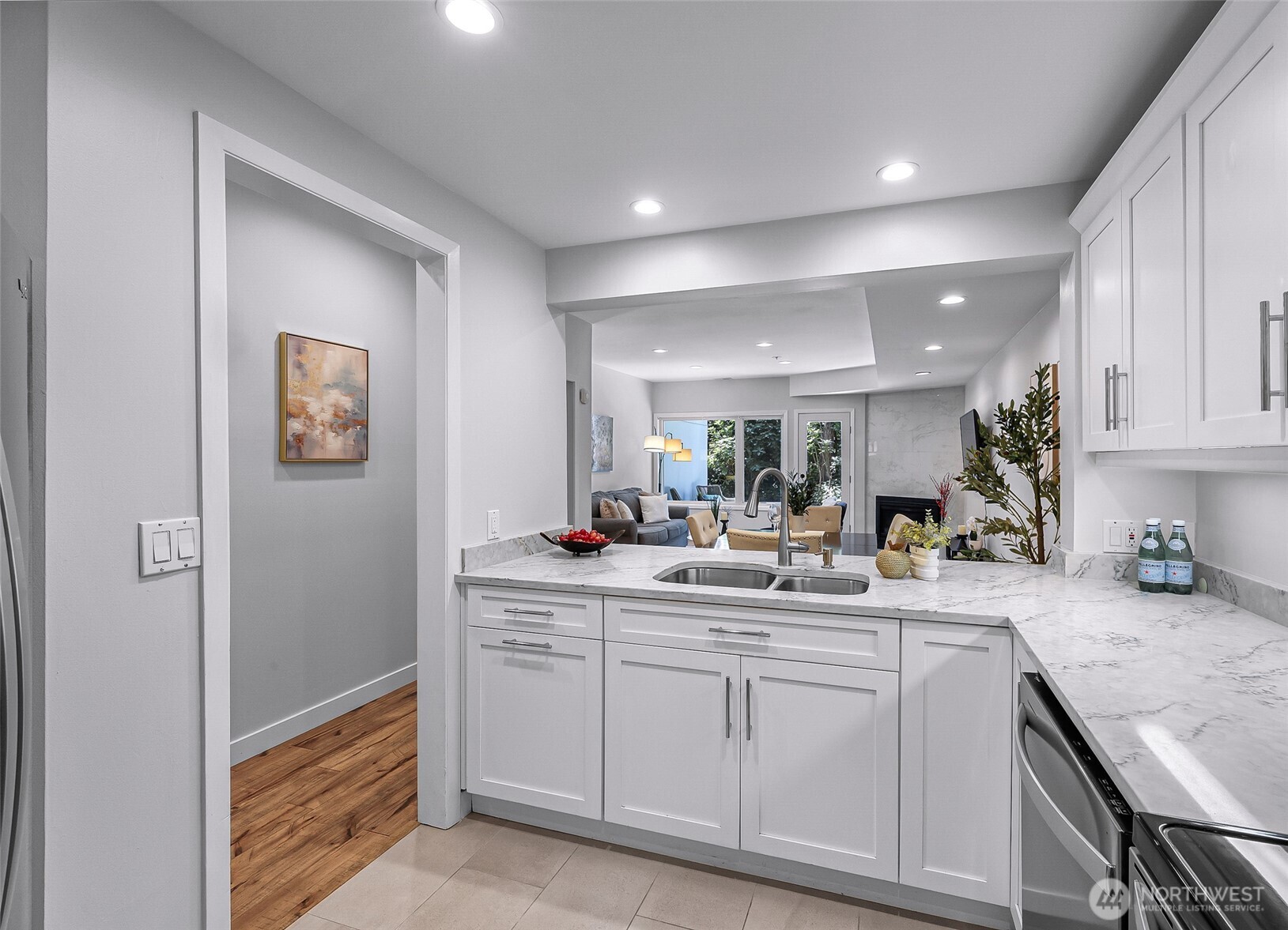 9039 NE Juanita Drive #104, Kirkland, WA 98034
