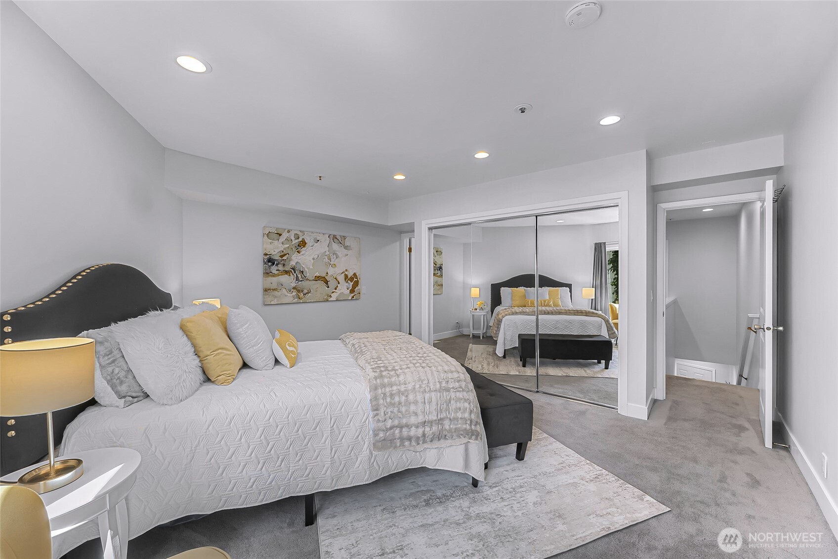 9039 NE Juanita Drive #104, Kirkland, WA 98034