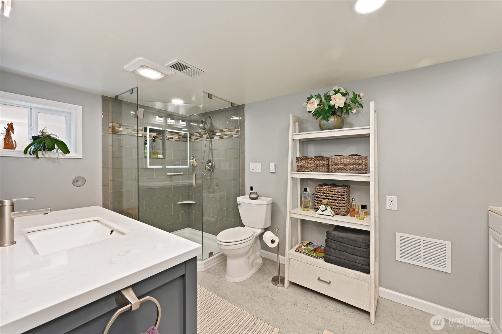 4061 W Ruffner Street , Seattle, WA 98199
