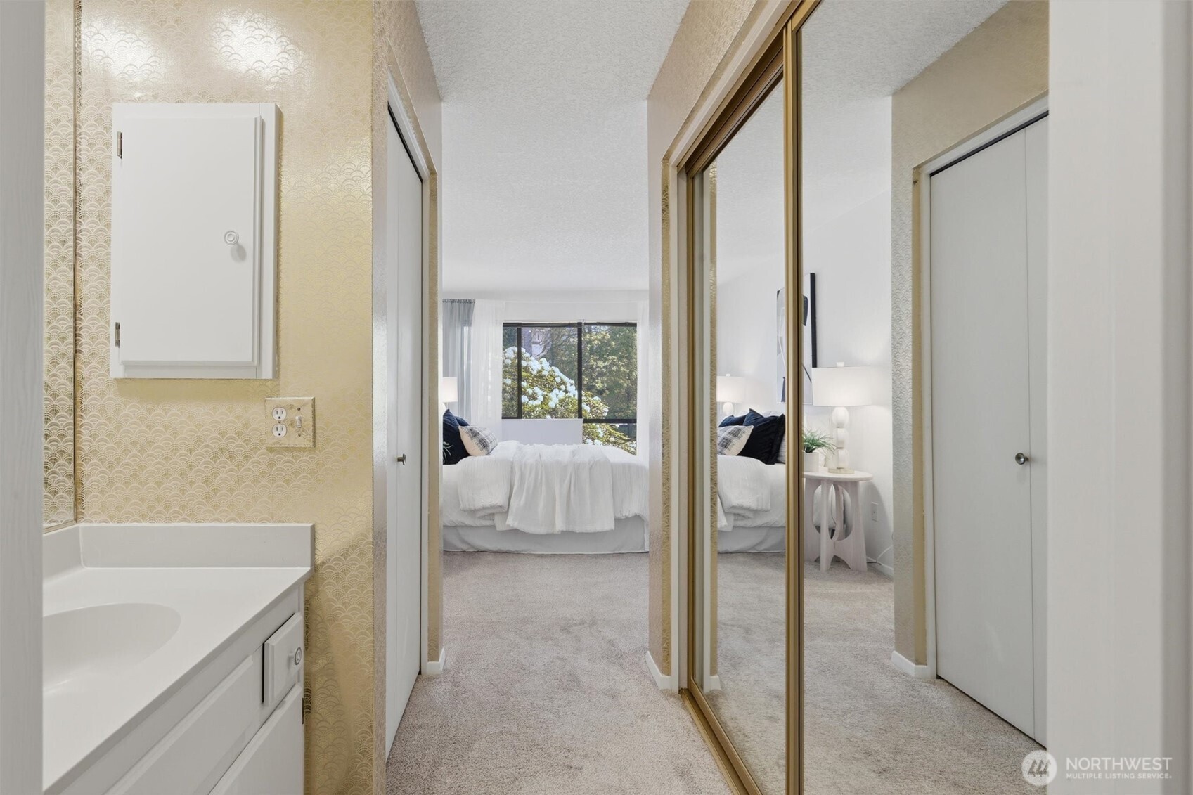 401 100th Avenue NE #209, Bellevue, WA 98004