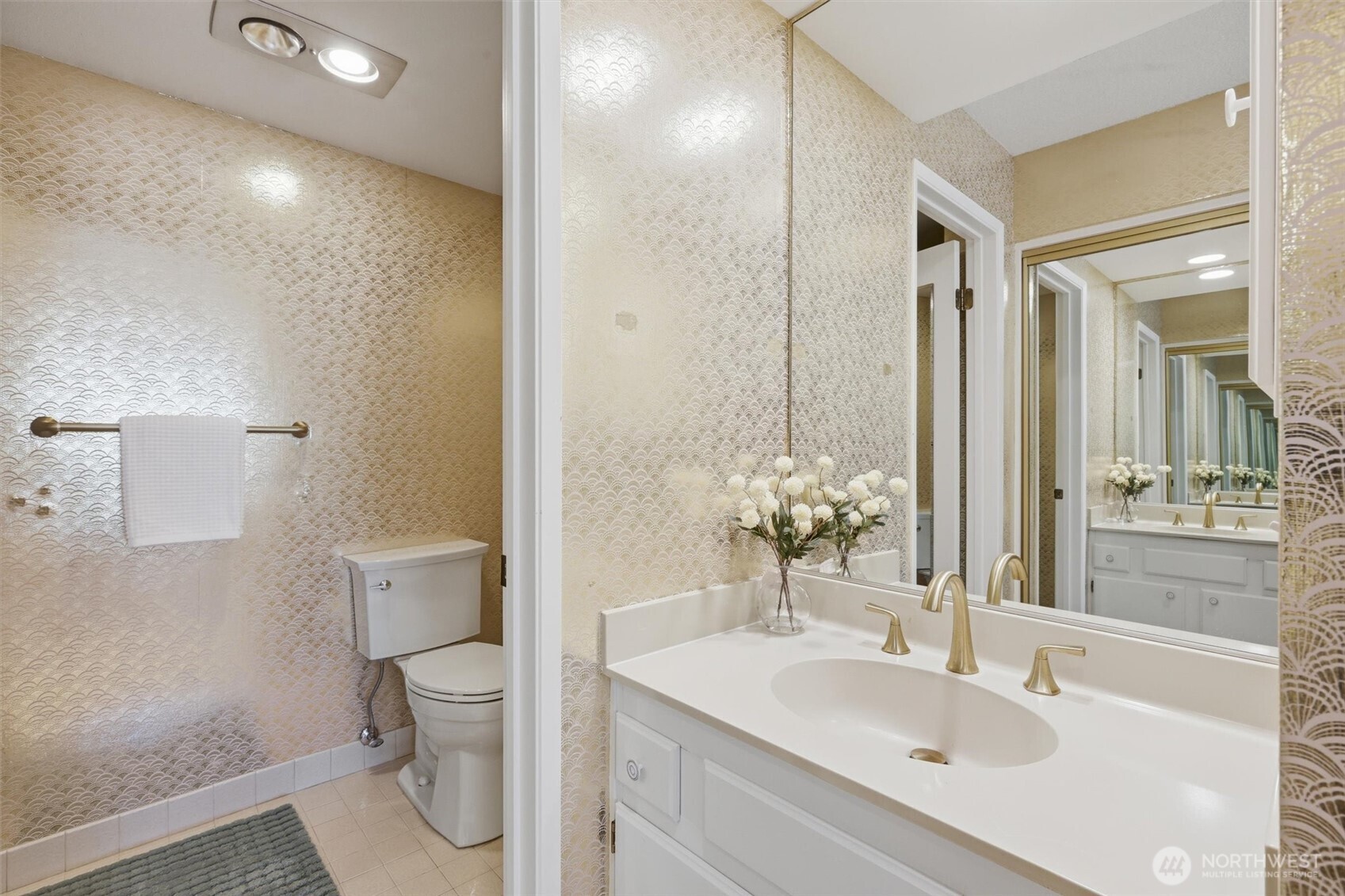 401 100th Avenue NE #209, Bellevue, WA 98004