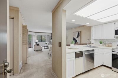 401 100th Avenue NE #209, Bellevue, WA 98004 - Photo 2