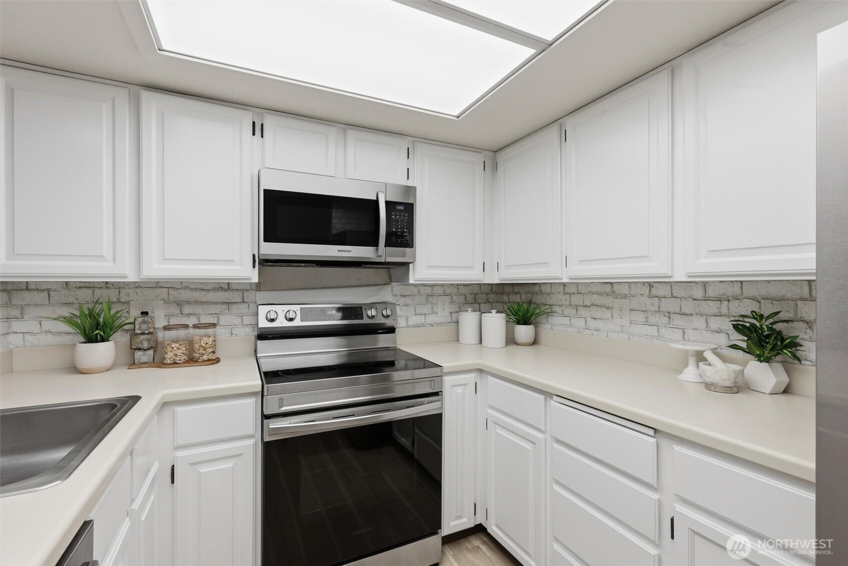 401 100th Avenue NE #209, Bellevue, WA 98004