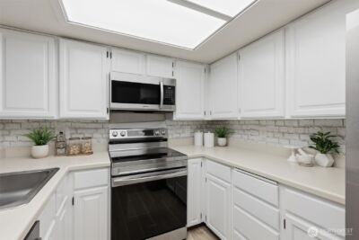 401 100th Avenue NE #209, Bellevue, WA 98004 - Photo 4
