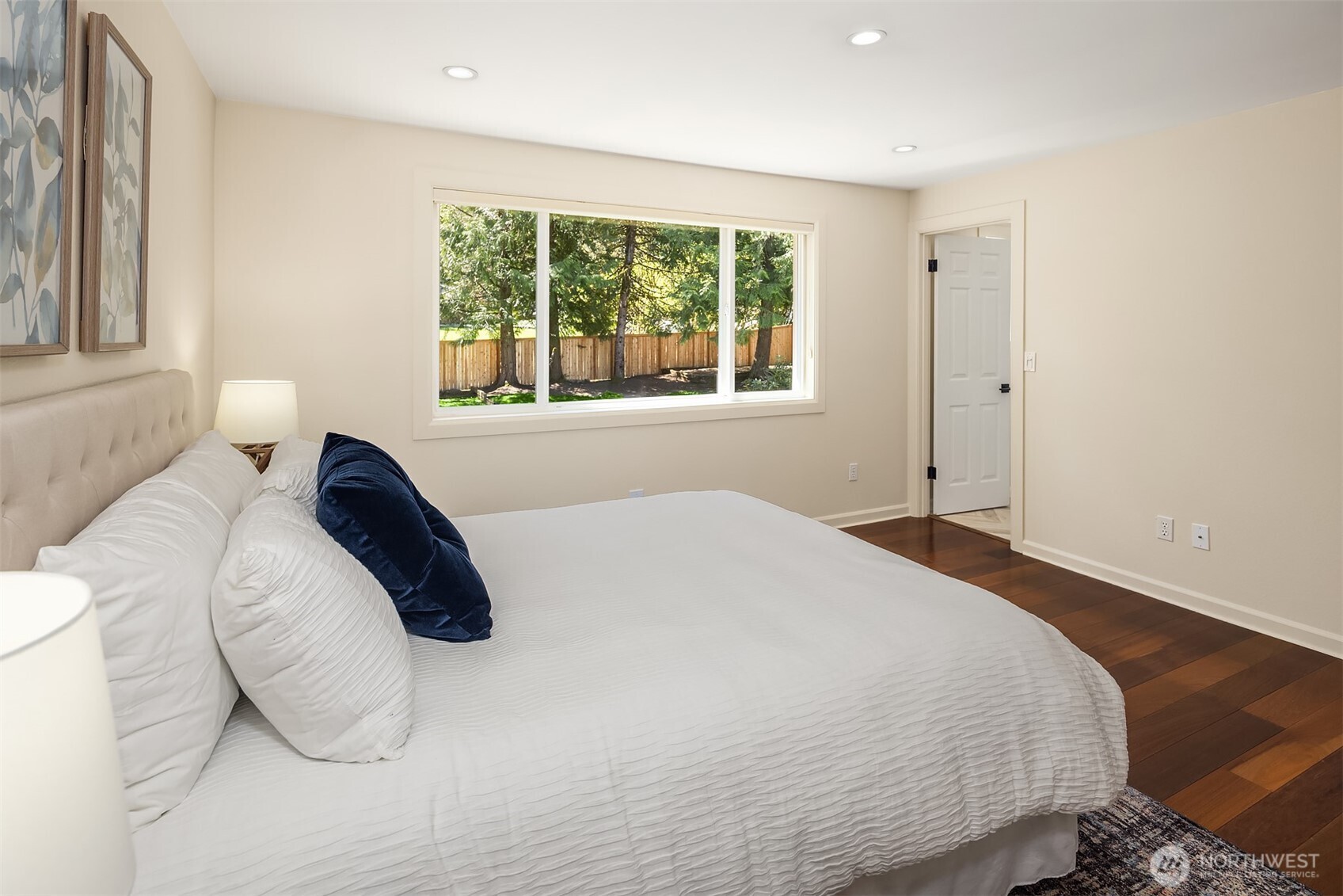 17703 NE 34th Street , Redmond, WA 98052