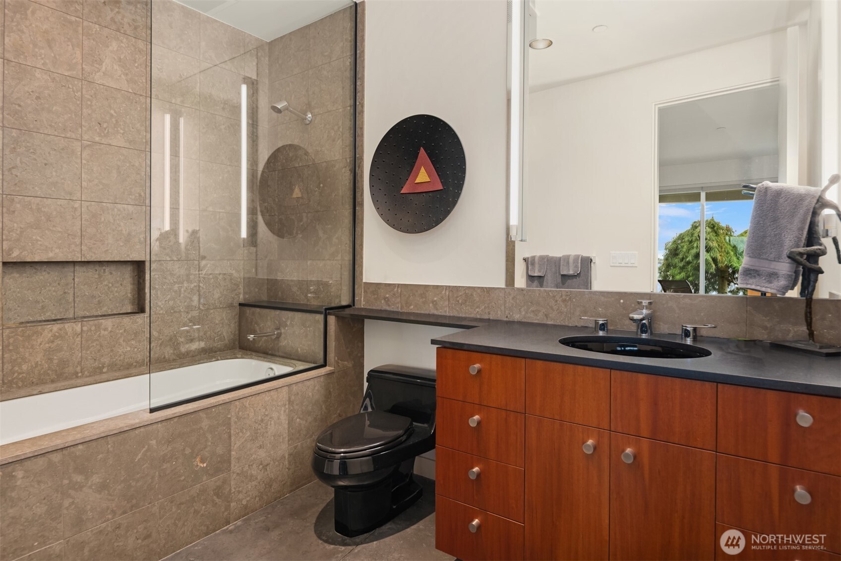 7525 NE 28th Place , Medina, WA 98039
