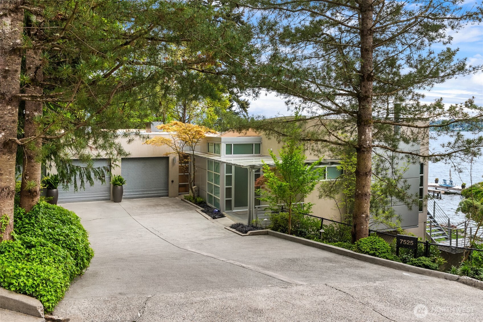 7525 NE 28th Place , Medina, WA 98039
