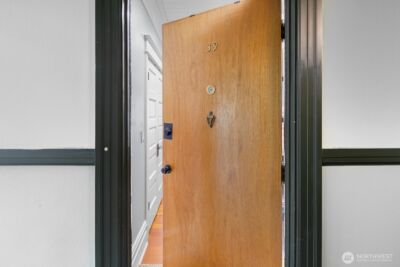 7 Harrison Street #39, Seattle, WA 98109 - Photo 5