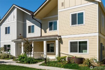 13813 32nd Lane S, Tukwila, WA 98168 - Photo 1