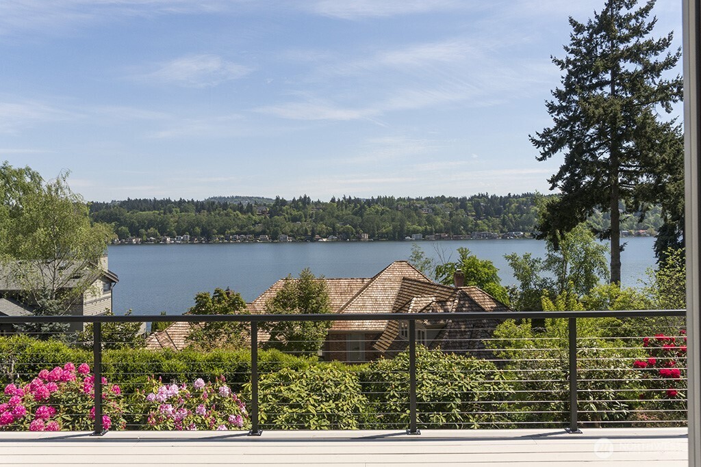 6240 E Mercer Way , Mercer Island, WA 98040