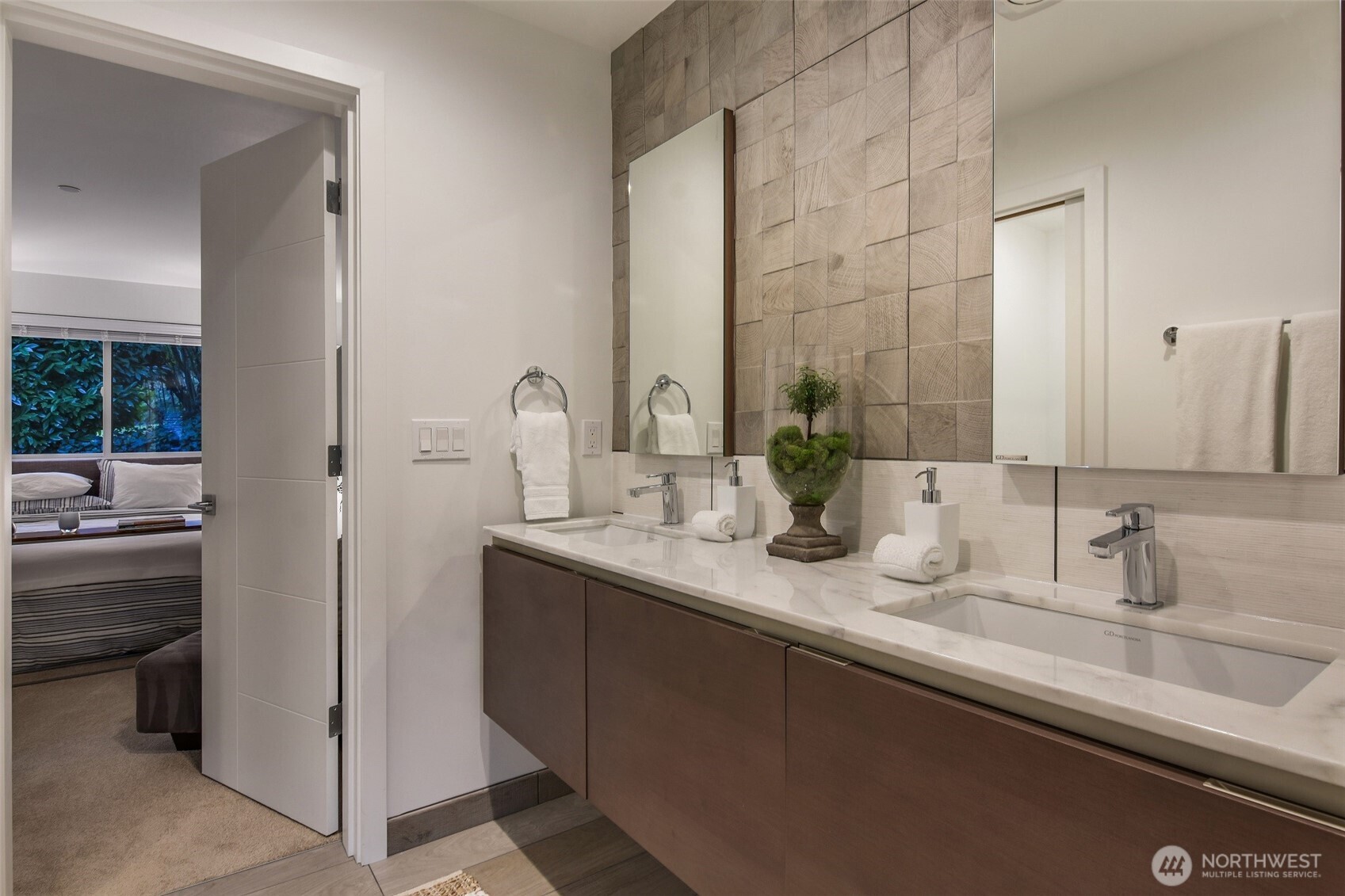 6240 E Mercer Way , Mercer Island, WA 98040