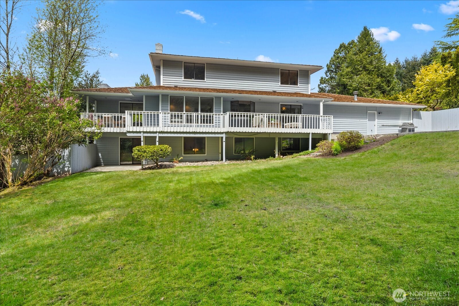 409 NW 162nd Street , Shoreline, WA 98177